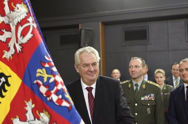 Президент Чехії виступив за охорону військами кордонів ЄС від біженців