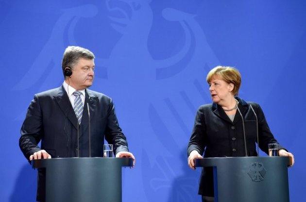 Порошенко поехал к Меркель, чтобы показать серьезное отношение к Минским соглашениям – Die Welt
