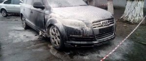 Біля будівлі суду в Києві підірвали автомобіль адвоката у справі Бузини