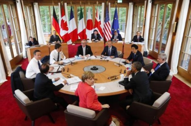 Порошенко поговорить з послами країн G7 про реформи і кризу в Кабміні
