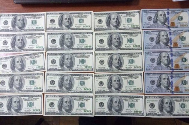 Только 13% украинцев терпимо относятся к взяточничеству