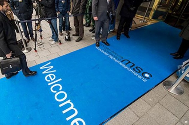 У дебатах на форумі 12-14 лютого будуть також брати участь глави низки спецслужб