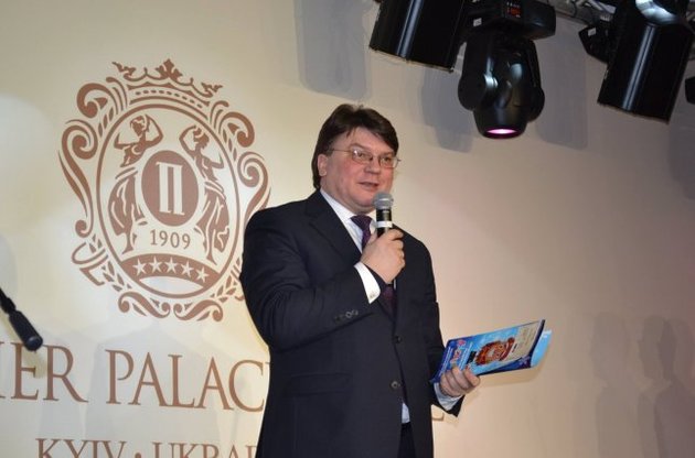 Жданов останется в правительстве по просьбе Яценюка