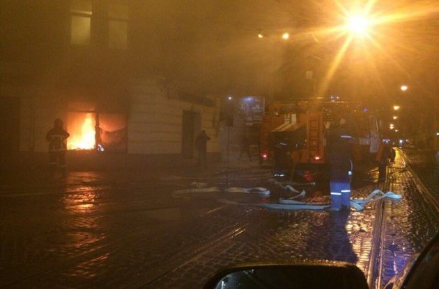 У Львові повністю вигоріло приміщення "Сбербанку Росії