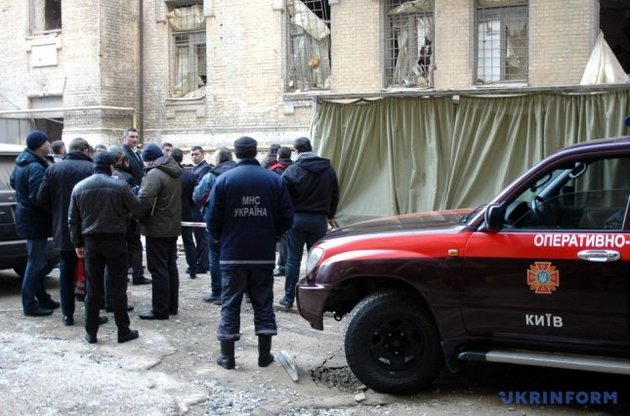 Движение на Хмельницкого ограничено из-за обвала дома