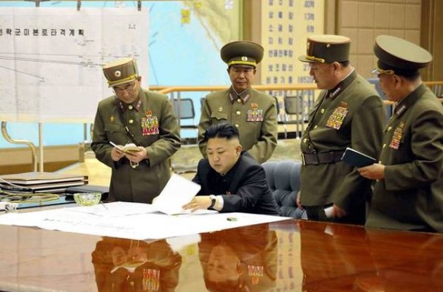 Лидер КНДР приказал войскам быть готовыми нанести удар по Южной Корее