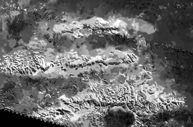 Cassini передала на Землю снимок самой высокой горы Титана