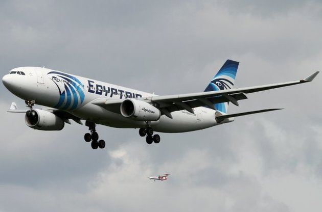 На борту захопленого літака Egypt Air може бути бомба – ЗМІ