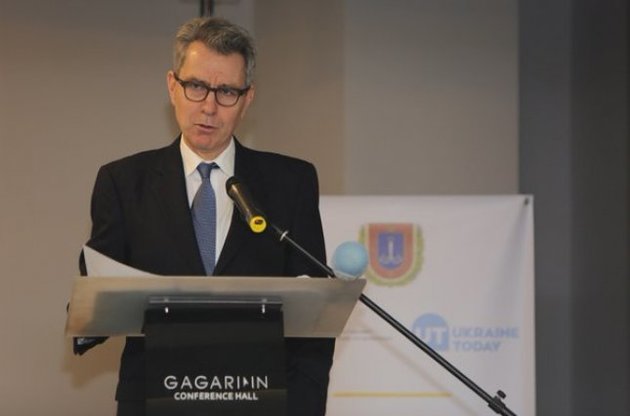Посол США предложил назначить генпрокурором Украины независимого профессионала