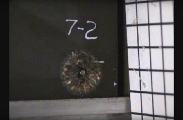 Куля залишила в піні слід глибиною менше 8 міліметрів