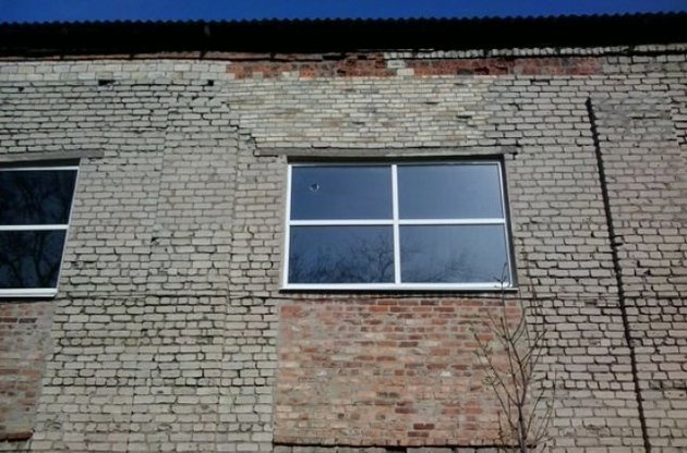 Пошкоджені вікна і дах