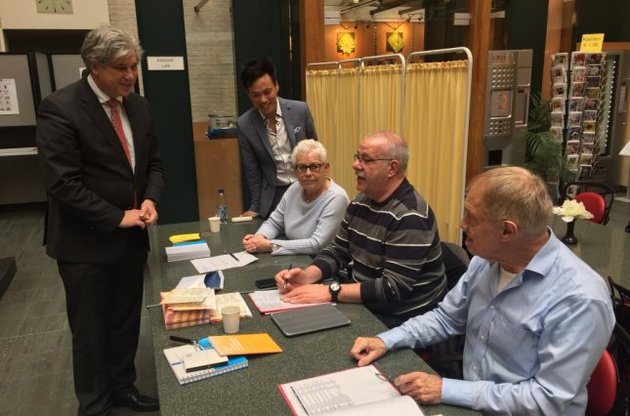 Эксперт считает, что референдум в Нидерландах вряд ли можно назвать &quot;демократическим голосованием&quot;