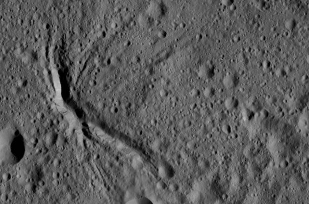 NASA опублікувало фото "шумерського" кратера на Церері