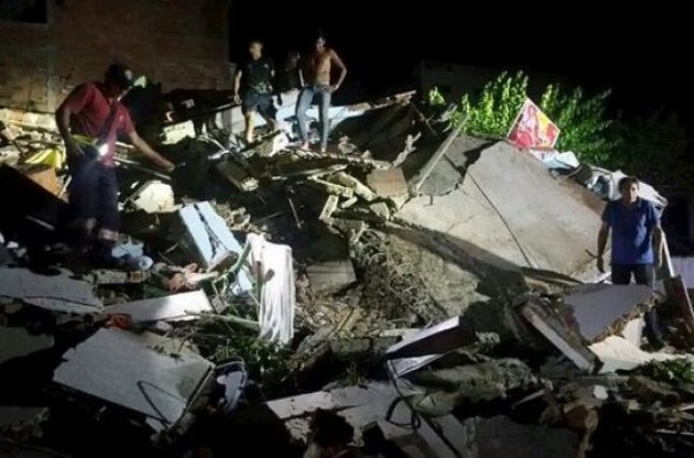 Жертвами землетрусу в Еквадорі стали понад 400 осіб