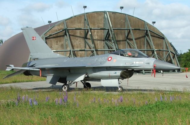 Датская авиация будет бомбить террористов в Сирии