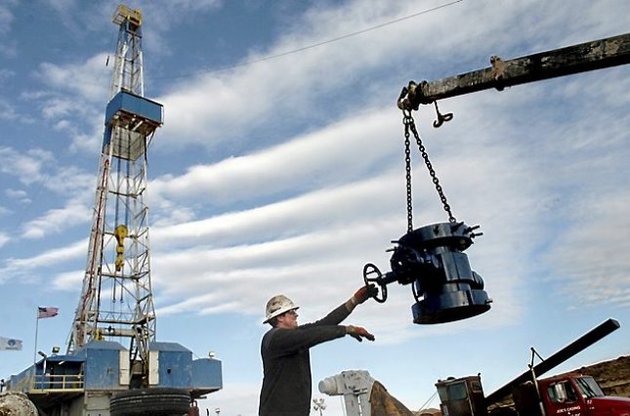Нафта дорожчає в очікуванні переговорів ОПЕК заморожування видобутку