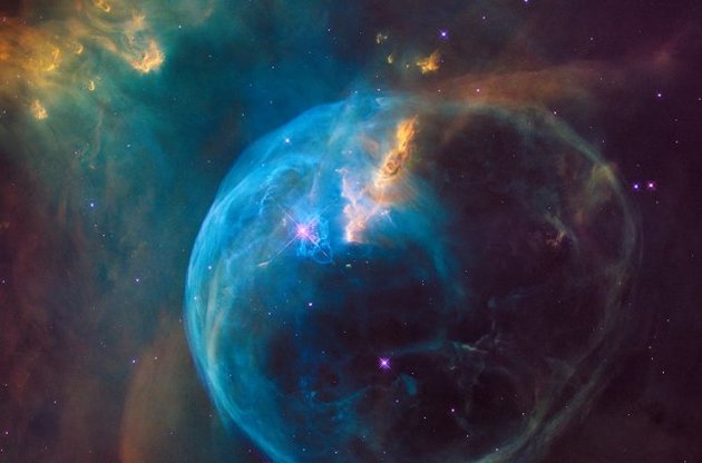 "Хаббл" зробив фото гігантської космічної "Бульбашки"