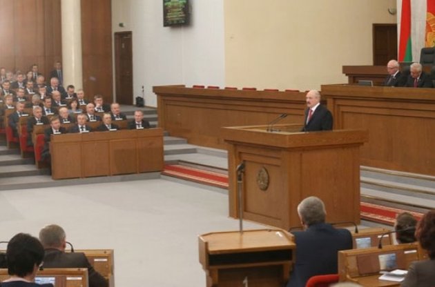 Лукашенко предложил поменять завод колесных тягачей на месторождение нефти в России