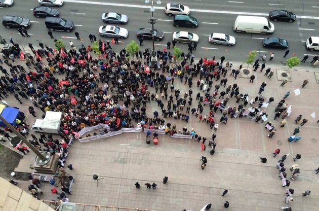 Под Киевсоветом проходит митинг против запрета продажи алкоголя в МАФах