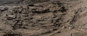 Марсоход Curiosity передал на Землю панорамное изображение миллиардов лет истории Марса