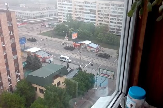 У Луганську зафіксована колона військової техніки