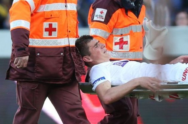 Малиновского унесли на носилках