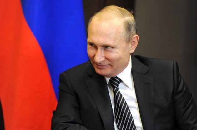 Путін вибірково привітав сусідні країни з Днем перемоги