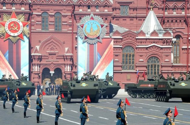 Парад Путина на 9 мая дает подсказки по его военной стратегии – Newsweek