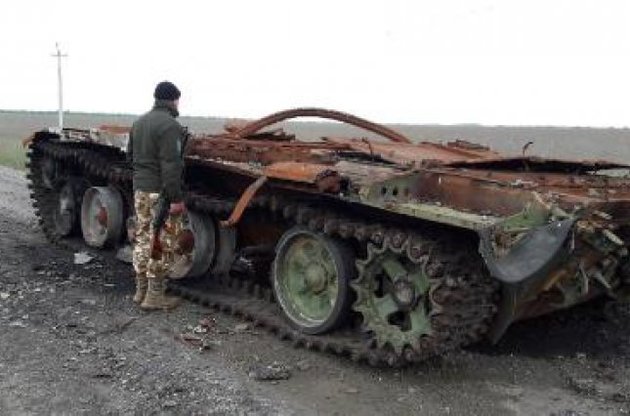 В зоні АТО знайдено підбитий танк російського виробництва