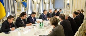 Порошенко призвал страны G7 не ослаблять санкций против РФ
