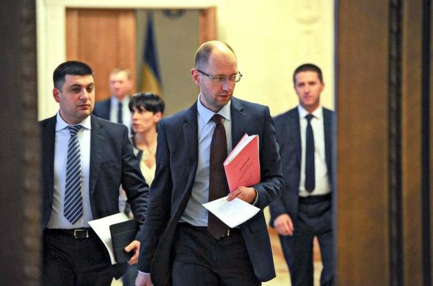 Украинцы сомневаются, что Гройсман будет лучше Яценюка