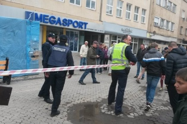 Депутат горсовета устроил стрельбу в центре Ужгорода