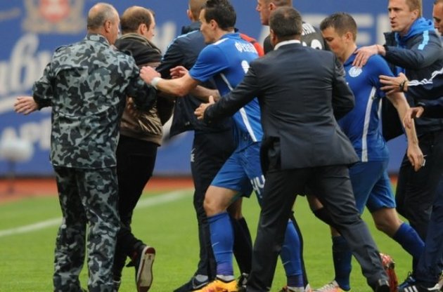 Зозуля и Ротань атаковали арбитра