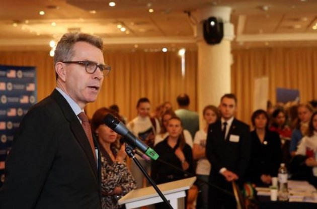 Американський посол хоче бачити в Україні незалежний суд