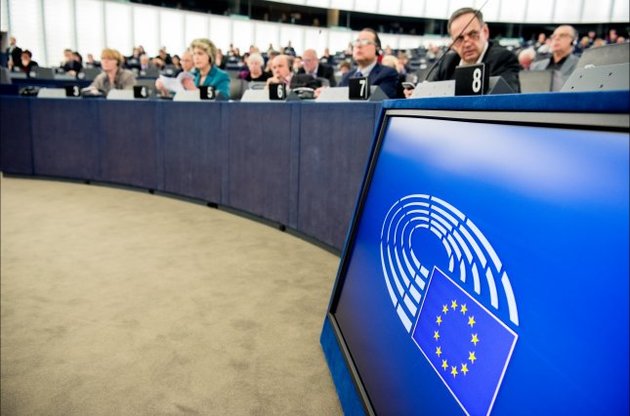 Європарламент вирішив відновлювати контакти з Держдумою