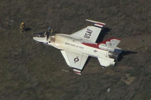 Самолет, упавший на авиашоу в академии ВВС США