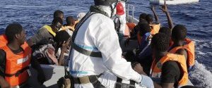 К югу от Крита затонуло судно с 700 нелегалами