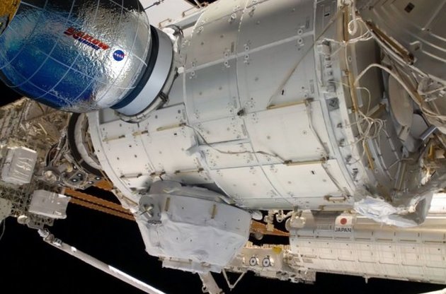 Астронавты NASA вошли в надувной модуль МКС