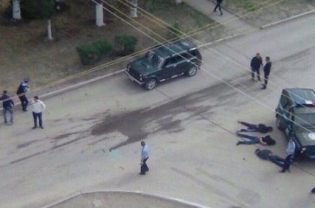 На сегодняшний день из числа нападавших при активном вооруженном сопротивлении 13 преступников убиты, четверо ранены, семеро находятся в розыске