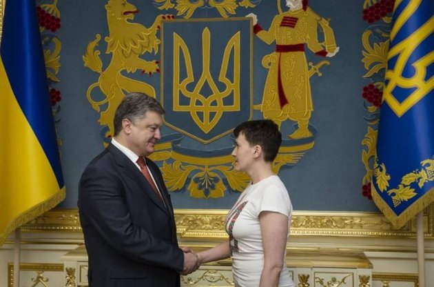 Савченко може стати проблемою для Порошенка, на що сподівається Путін – FT