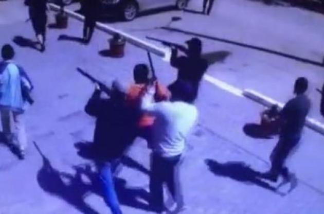 Началась операция по захвату терорристов