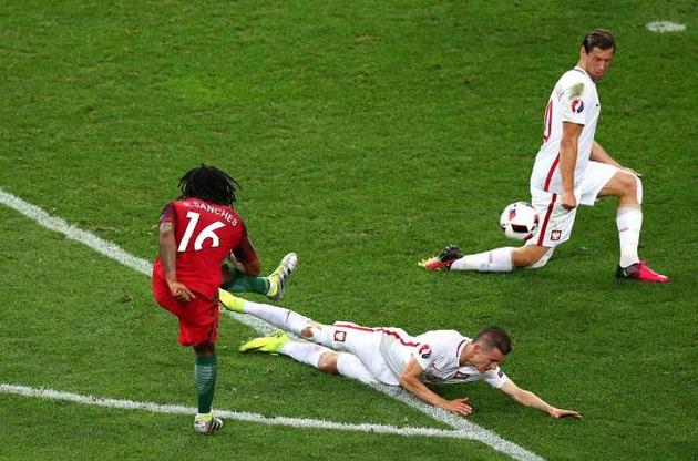 Португальский полузащитник установил рекорд плей-офф чемпионатов Европы