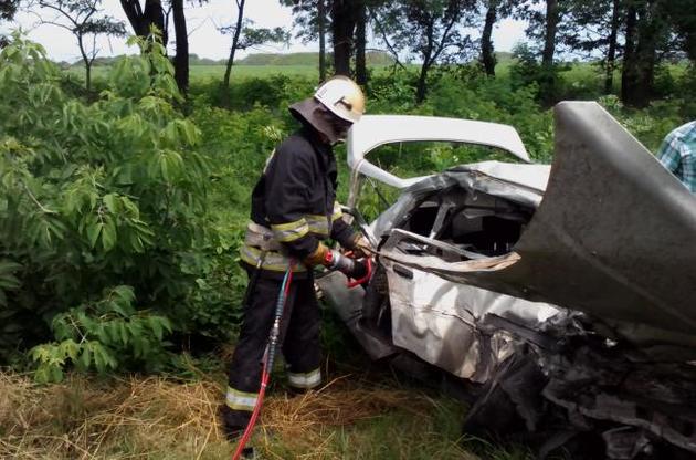Автомобіль СБУ потрапив у ДТП, загинула сім'я з трьох чоловік