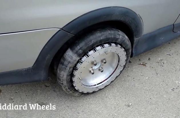 Колеса дозволяють паркувати машину боком