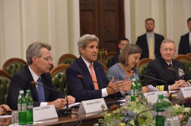 Керри сообщил, сколько стран работает над предоставлением летального оружия Украине