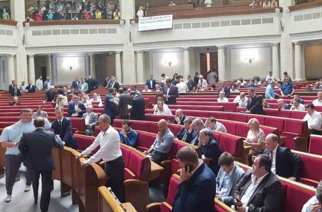 Депутати розійшлися працювати в комітетах