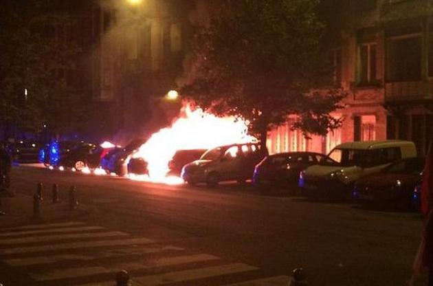В Брюсселе произошли взрывы, сгорели несколько автомобилей