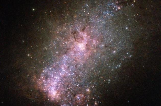"Хаббл" сделал фото галактики из созвездия Насоса