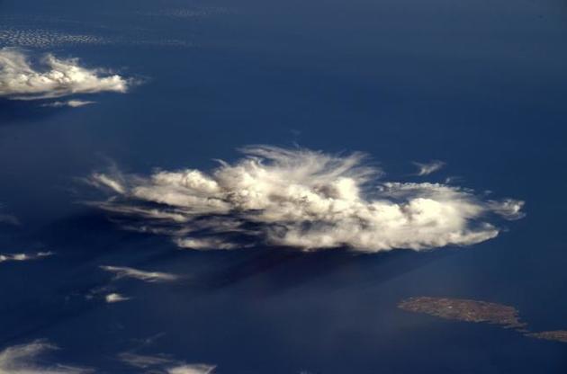 Астронавт NASA опубликовал фото формирования облака над Сицилией