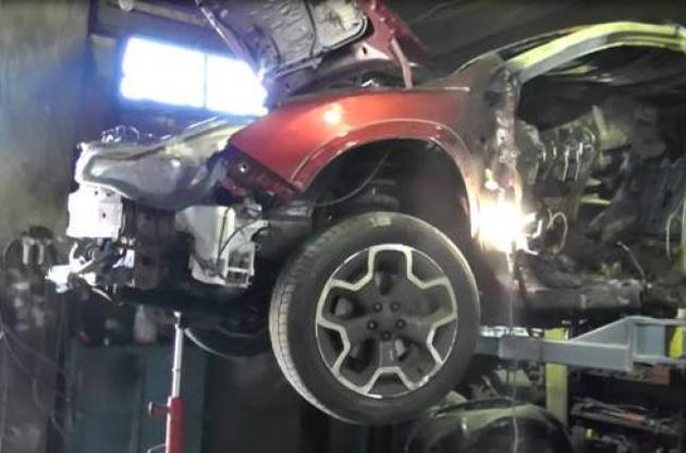 Если бы в машине находились пассажиры, они, скорее всего, выжили бы